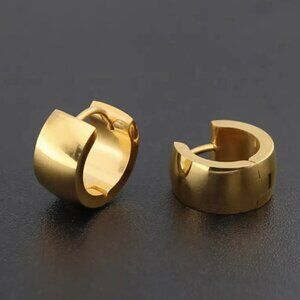 NEW Gold Plated Huggies hoop earrings - Minimalist